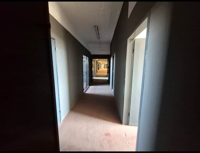 800M² WAREHOUSE TO LET IN DENVER