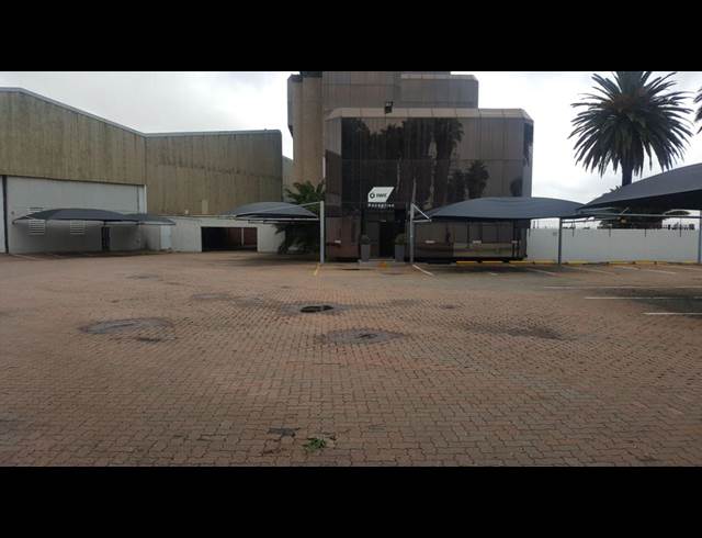 10,562M² WAREHOUSE TO LET IN ISANDO