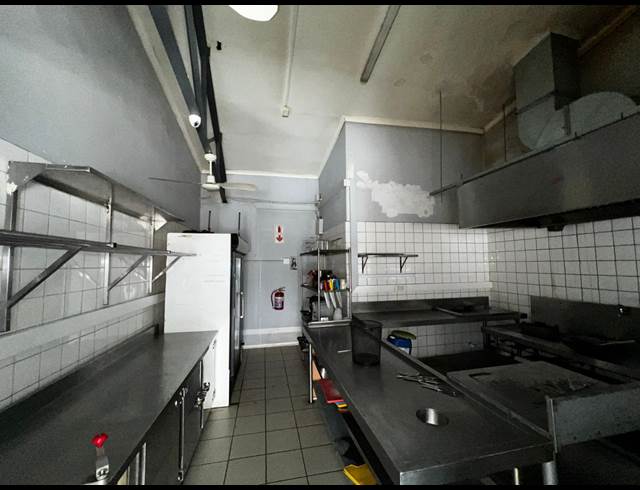 48M² RETAIL TO LET IN HOUT BAY BEACHFRONT