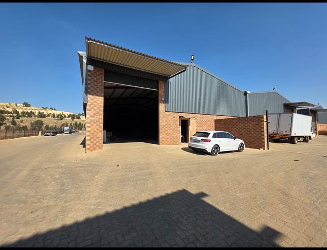 816M² WAREHOUSE TO LET IN AEROTON