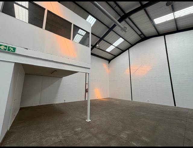 312M² WAREHOUSE TO LET IN MAITLAND