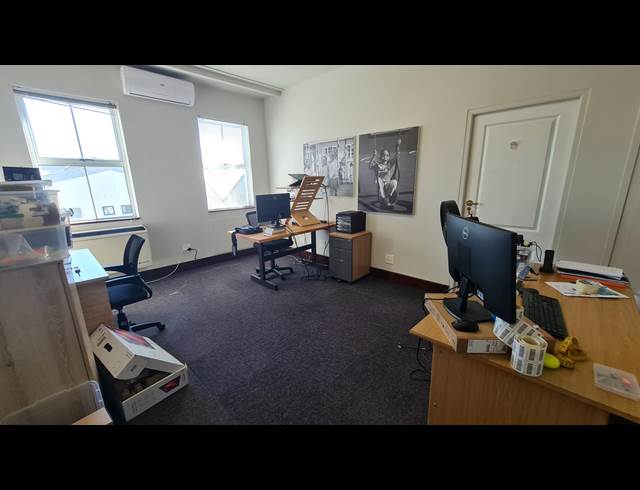 185M² OFFICE TO LET IN WESTLAKE