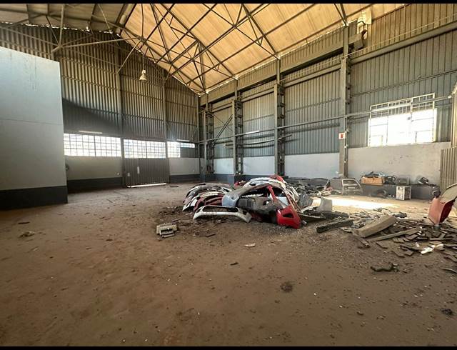 360M² WAREHOUSE TO LET IN MANUFACTA