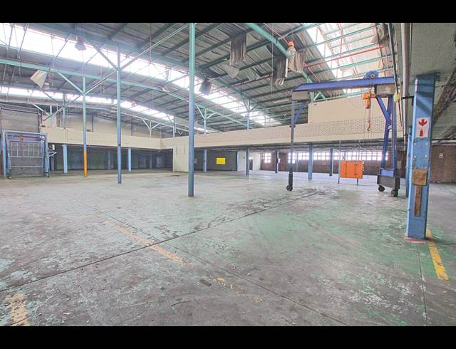 3,562M² WAREHOUSE TO LET IN INDUSTRIA
