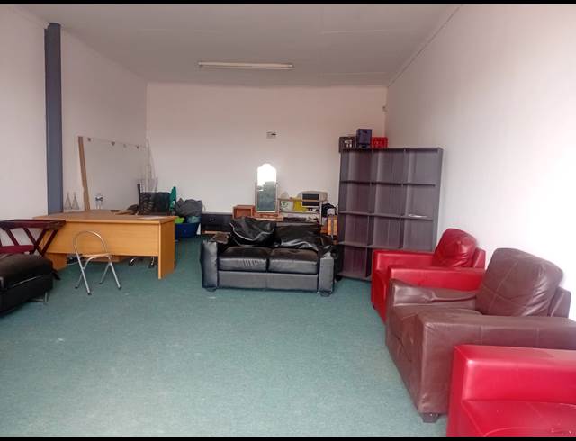 60M² OFFICE TO LET IN WHITE RIVER CENTRAL