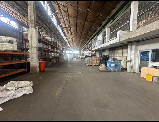 5,000M² WAREHOUSE TO LET IN HENVILLE