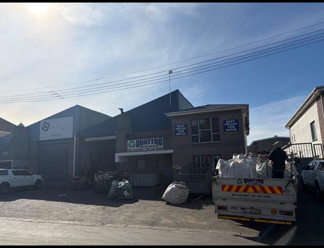 503M² WAREHOUSE TO LET IN STIKLAND INDUSTRIAL