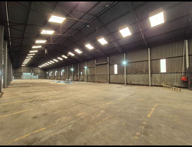 3,200M² WAREHOUSE TO LET IN GERMISTON SOUTH