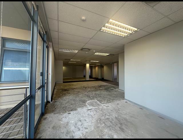 898M² OFFICE TO LET IN SANDTON CENTRAL