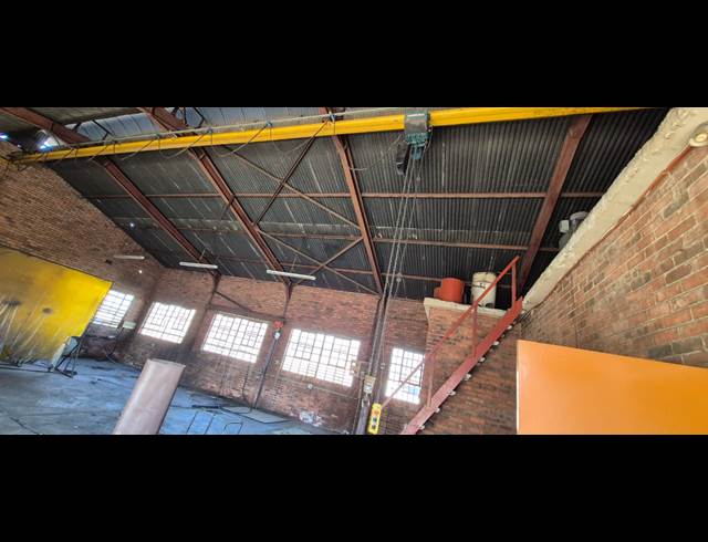 250M² WAREHOUSE TO LET IN ANDERBOLT