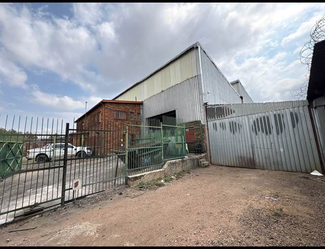 800M² WAREHOUSE TO LET IN KNIGHTS