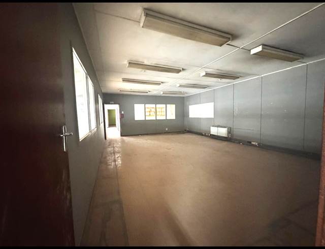 1,072M² WAREHOUSE TO LET IN TONGAAT INDUSTRIAL