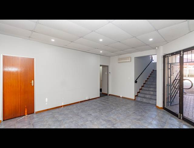 127M² OFFICE TO LET IN ROBINDALE
