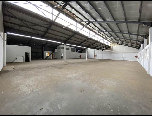 980M² WAREHOUSE TO LET IN EPPING INDUSTRIAL