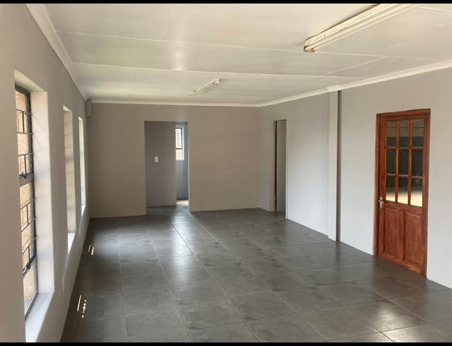 362M² WAREHOUSE TO LET IN HALFWAY HOUSE