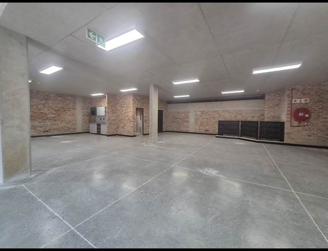 396.50M² WAREHOUSE TO LET IN RIVERSANDS