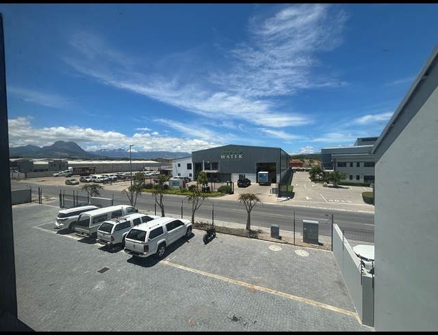 500M² WAREHOUSE TO LET IN FIRGROVE