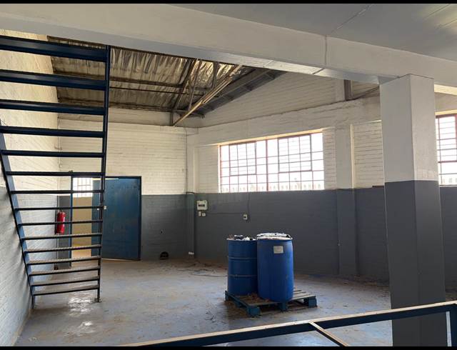 778M² WAREHOUSE TO LET IN STEELEDALE