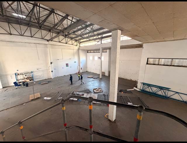 900M² WAREHOUSE TO LET IN RIVERHORSE VALLEY