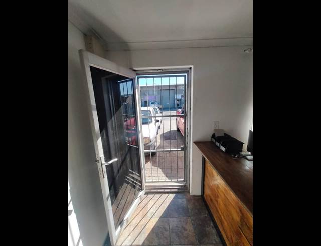 275M² WAREHOUSE RENTED IN BRACKENFELL INDUSTRIAL