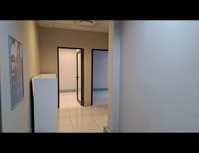 78M² OFFICE TO LET IN SONHEUWEL