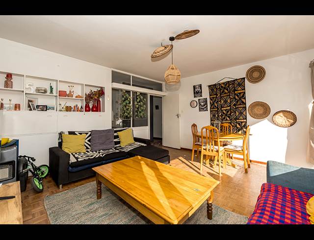 2.5 BEDROOM APARTMENT TO LET IN GREEN POINT