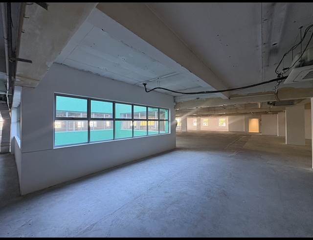 2,402M² OFFICE TO LET IN FORESHORE