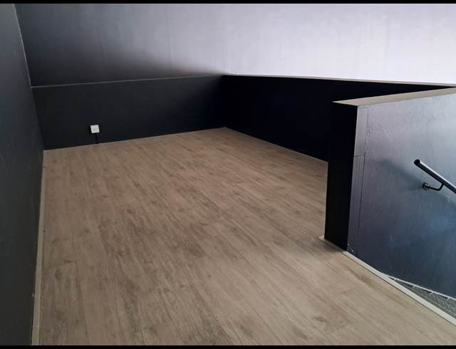 2,248M² SHOWROOM TO LET IN DUNCANVILLE