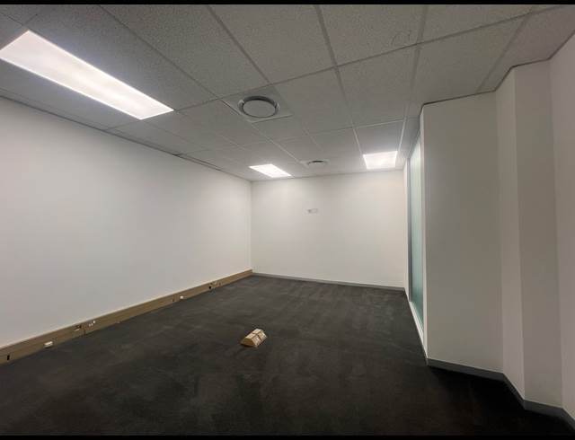 512M² OFFICE TO LET IN SANDHURST