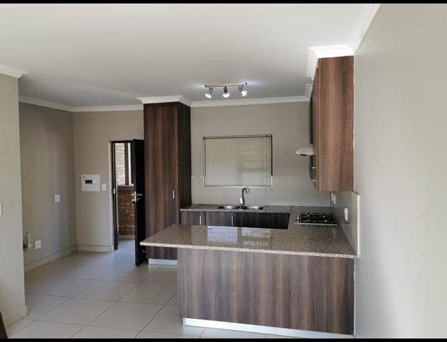 1 BEDROOM PROPERTY TO RENT IN DIE BULT