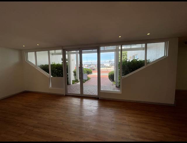 977M² OFFICE TO LET IN WATERFRONT