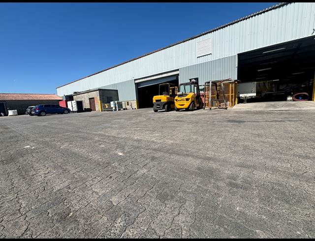2,000M² WAREHOUSE TO LET IN BLACKHEATH INDUSTRIAL