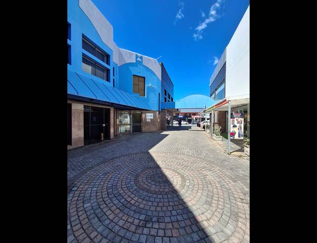 275M² BUSINESS TO LET IN VINCENT