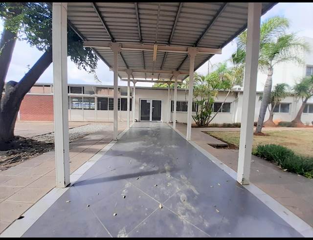 54,000M² WAREHOUSE TO LET IN ROSSLYN