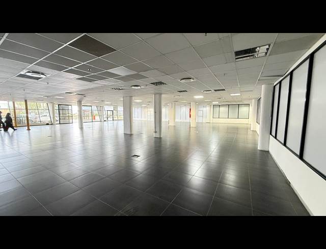 2,248M² SHOWROOM TO LET IN UMGENI BUSINESS PARK