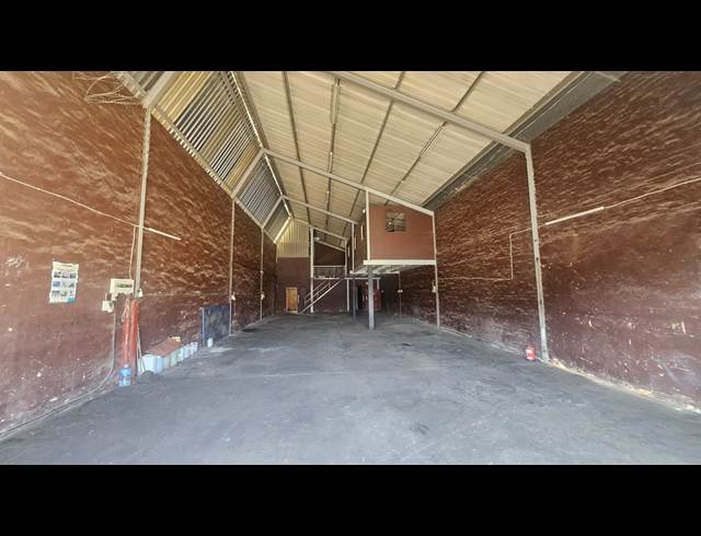 350M² WAREHOUSE TO LET IN PRETORIA WEST
