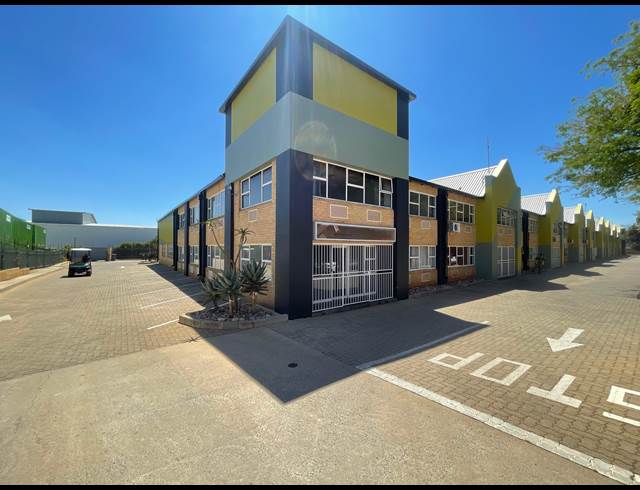 555M² WAREHOUSE TO LET IN GLEN AUSTIN AH