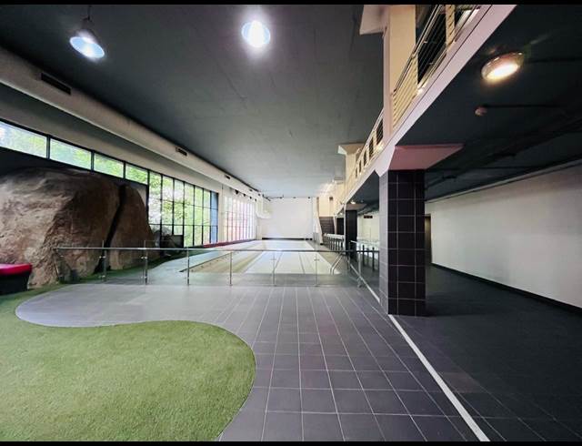 2,999M² RETAIL TO LET IN HALFWAY HOUSE