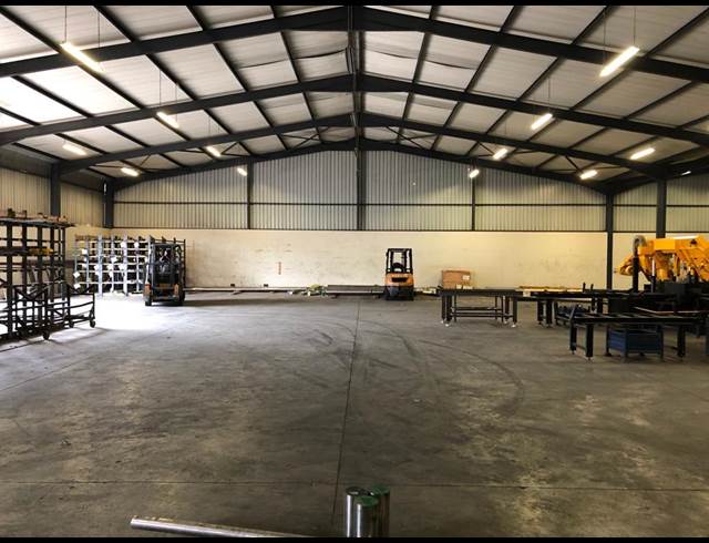 1,000M² WAREHOUSE TO LET IN PRIMROSE
