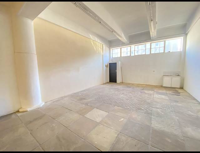 88M² RETAIL TO LET IN WOODSTOCK