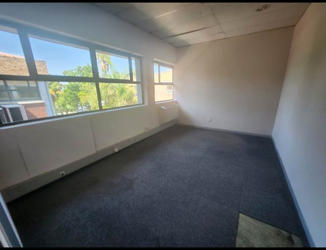 1,153M² OFFICE TO LET IN RANDJESPARK