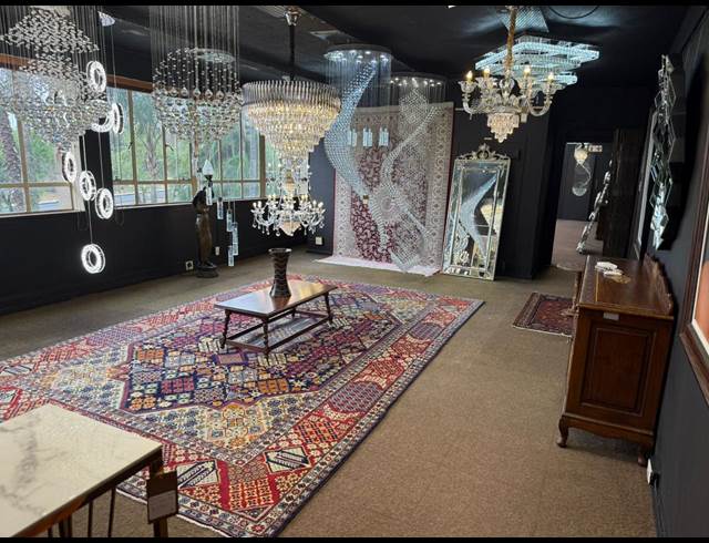 1,200M² SHOWROOM TO LET IN KRAMERVILLE
