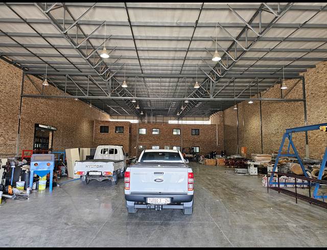 1,545M² FACTORY TO LET IN LANSERIA