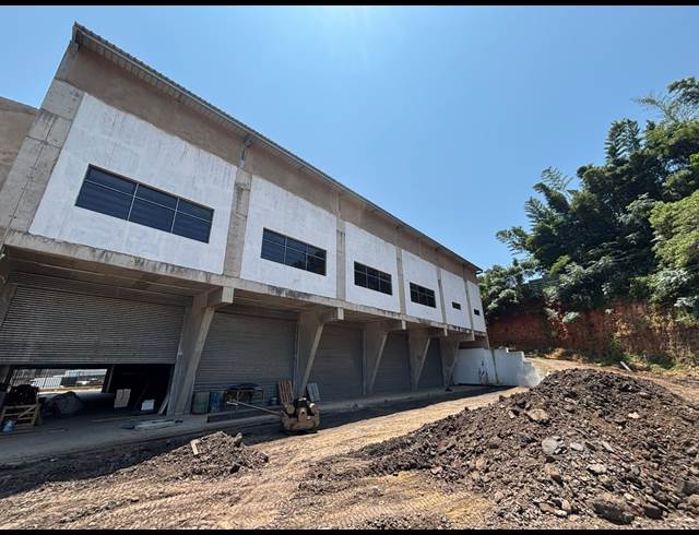 2,000M² WAREHOUSE TO LET IN PARK HILL