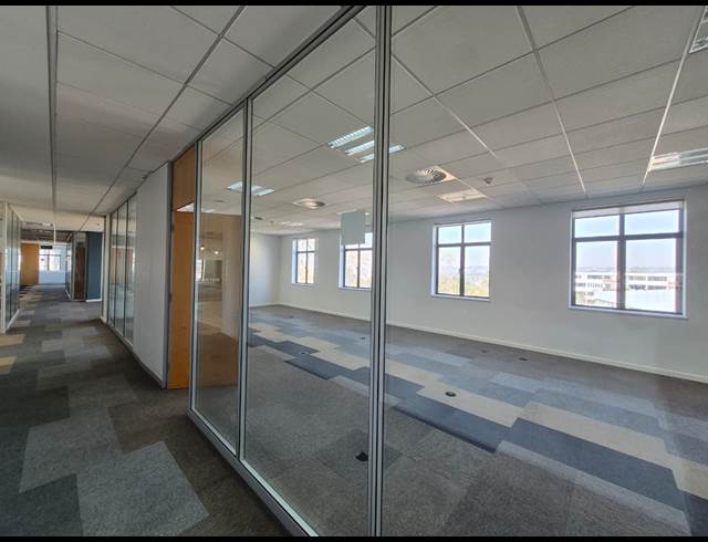 901M² OFFICE TO LET IN ILLOVO