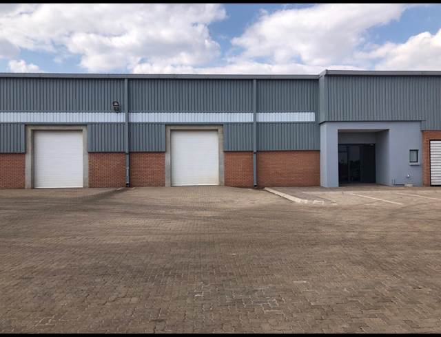 1,315M² WAREHOUSE TO LET IN OLIFANTSFONTEIN