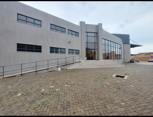 1,758M² WAREHOUSE RENTED IN ANDERBOLT
