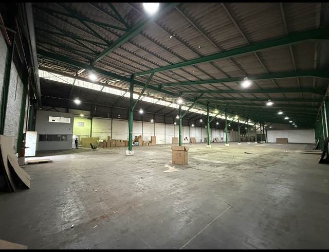 3,544M² WAREHOUSE TO LET IN EPPING INDUSTRIAL
