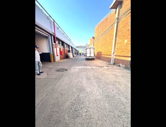 1,072M² WAREHOUSE TO LET IN TONGAAT INDUSTRIAL