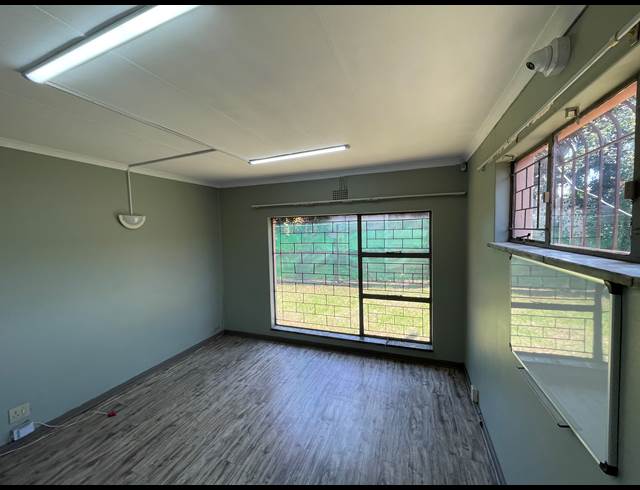 245M² OFFICE TO LET IN PARKRAND